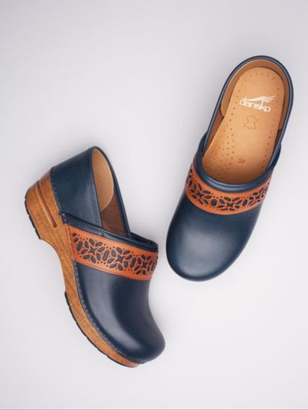 DANSKO PAVAN NAVY BROWN CLOGS SZ40(US 9.5-10)